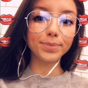 Meet your Posher, Lizzy